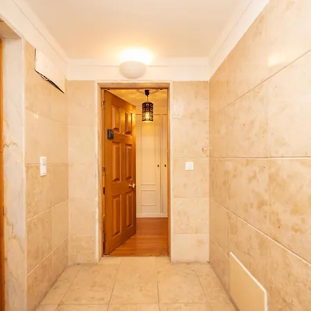 Estrela Terrace By Hosty * Lisboa